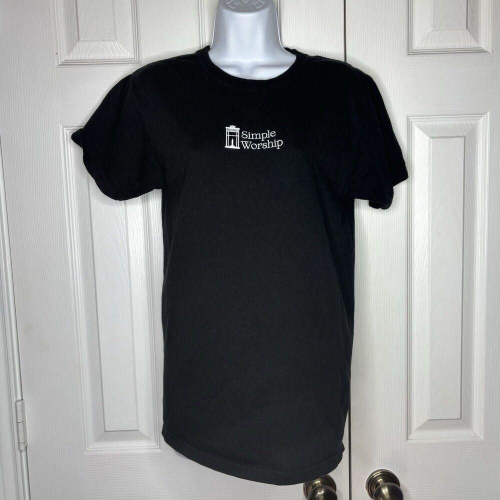 M&O Gold Black Simple Worship Graphic Tee Size Small Cotton